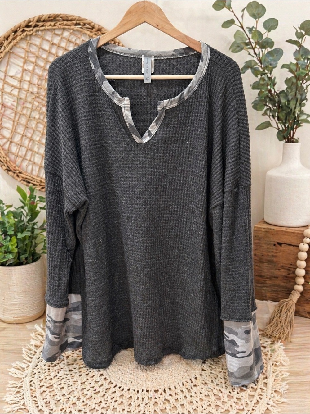 Honeyme Curvy XXL Gray Waffle Knit Top with Camo Trim – Super Soft!